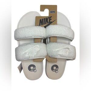 New With Tags Nike Sandals